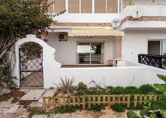 Estudio 24 Em Santa Barbara De Nexe - Faro